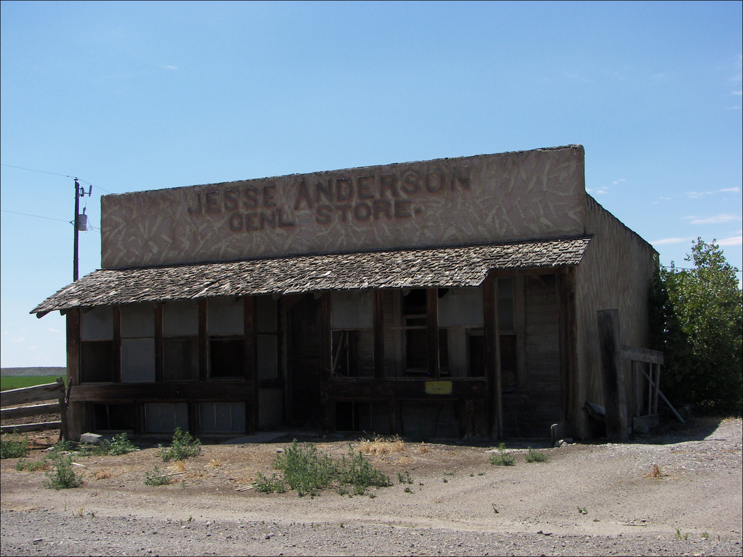 General store on road to Charbonneau grave site